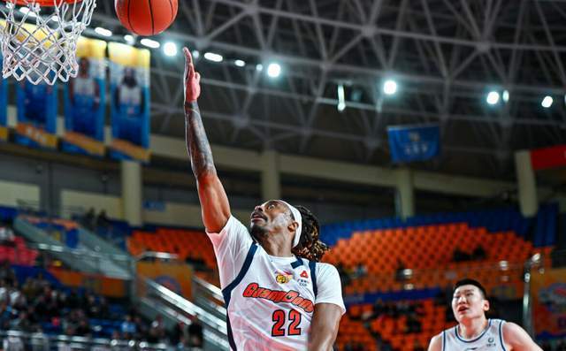 九游电脑版-广东遭18分逆转被打回原形！更换外援成唯一出路，杜锋该认清现实